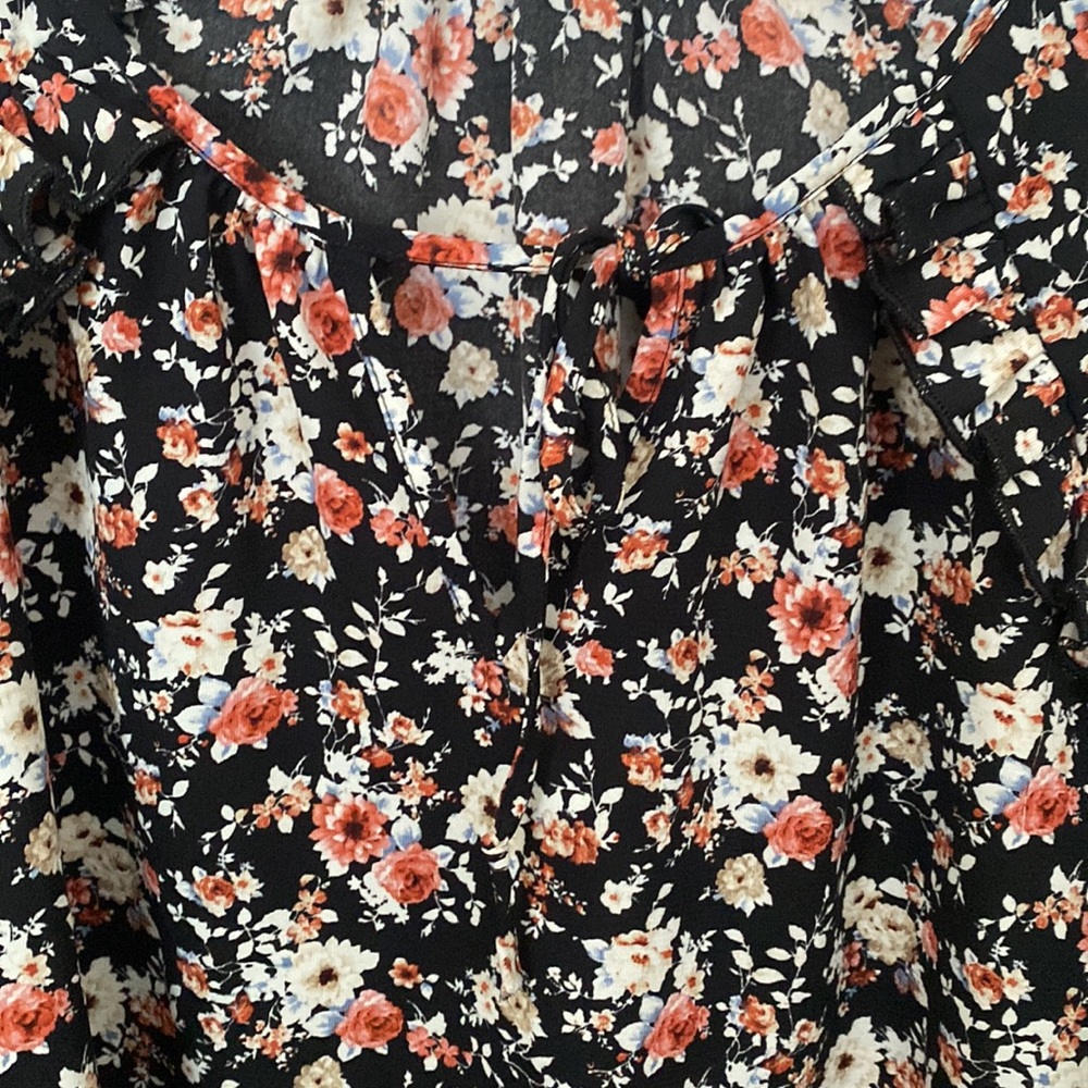 Pleione ruffle floral lace cuff blouse - Picture 5 of 5